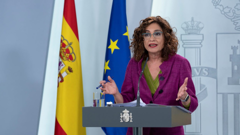 La ministra de Hacienda y portavoz del Gobierno, María Jesús Montero, durante la rueda de prensa ofrecida en el Palacio de La Moncloa tras el Consejo de Ministros. EFE/MONCLOA