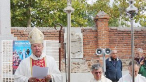 Un cementerio público de Madrid con simbología fascista acoge actos de La Falange