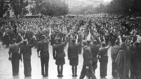 Miembros de Falange Española de las JONS el 12 de octubre de 1936 en Zaragoza