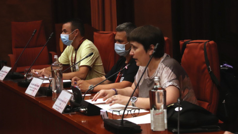 Els representants sindicals de Nissan, Juan Carlos Vicente, i Miguel Ruiz, en la comissió del Parlament celebrada aquest dilluns.