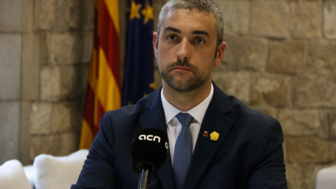 El conseller d'Acció Exterior, Relacions Institucionals i Transparència, Bernat Solé, al seu despatx durant l'entrevista amb l'ACN. ACN/Bernat Vilaró