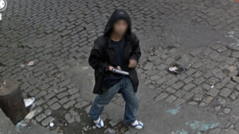 Prostitución, armas y disturbios: la cara oculta de la cámara de Street View