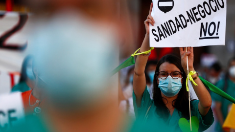 29/06/2020 - Concentración en la Puerta del Sol para exigir la protección de la sanidad pública. / REUTERS - SUSANA VERA