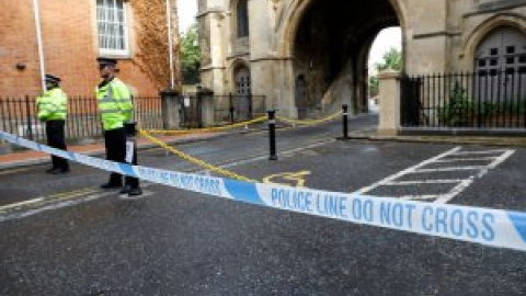 Tres personas fallecen apuñaladas en Reading, aunque la Policía descarta un ataque terrorista