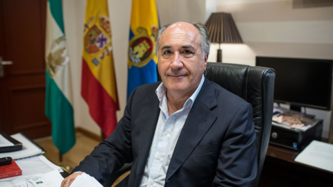 El alcalde de Algeciras, José Ignacio Landaluce, en su despacho del Ayuntamiento.- JAIRO VARGAS