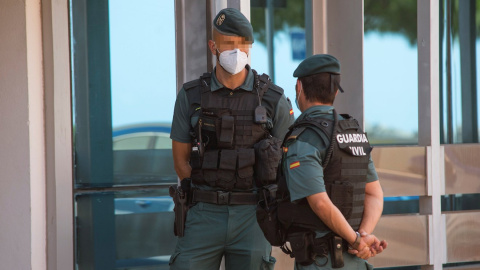 GRAF4698. PALMA DE MALLORCA, 25/07/2020.- La Guardia Civil continúa este sábado con los registros en las oficina de la Autoridad Portuaria de Baleares (APB) en Palma, en el marco de una investigación de la Fiscalía Antocorrupción. Los cinco directivo