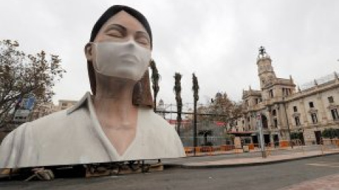 Las Fallas vuelven desde los balcones de la Comunitat Valenciana