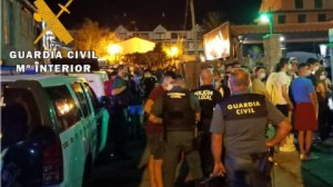 La Guardia Civil dispersa "botellones descontrolados", uno muy numeroso en El Puntal