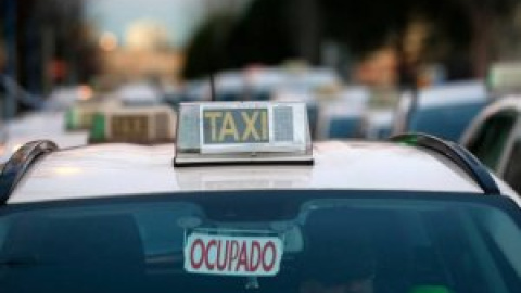 Los taxistas de Madrid rechazan 132.000 euros en ayudas para que se destinen a la Sanidad