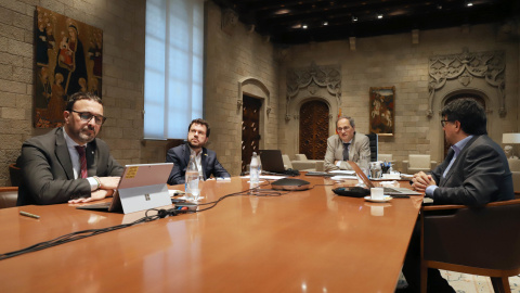 El president del Govern, Quim Torra, i el vicepresident, Pere Aragonès, reunits amb membres del grup de treball de l'estratègia Catalunya 2022. Govern - Rubén Moreno