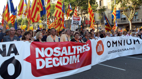 Imatge d'una de les capçaleres de la manifestació del 10-J. ÒMNIUM