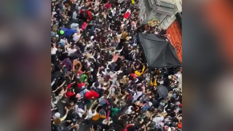 Imagen de una multitud en la Fiesta de la Música de París. / BFMTV