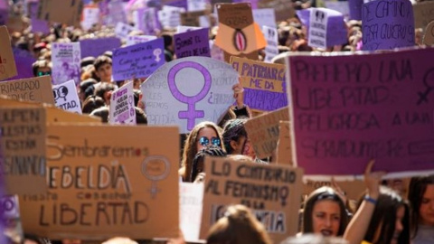  Imagen de archivo de una manifestación feminista en Madrid. —REUTERS/Juan Medina