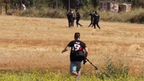 Un periodista denuncia que la Guardia Civil silenció su trabajo durante una protesta contra la visita de los reyes a Navarra