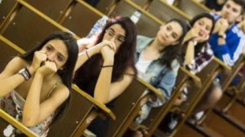 Titulados pobres: la crisis diluye el blindaje de la universidad