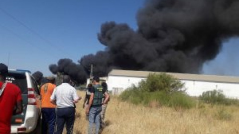 Dos heridos y 50 chabolas quemadas en un nuevo incendio en un asentamiento de temporeros en Lepe