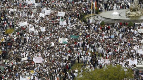 Oda a los sanitarios madrileños por sufrir los recortes del PP