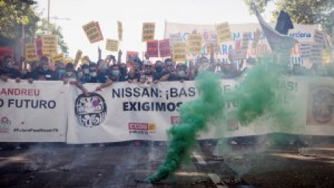 Los trabajadores de Nissan salen a la calle en Madrid para exigir la paralización del ERE que destruirá 2.525 puestos de trabajo