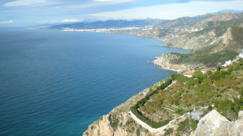 Acantilados de Maro-Cerro Gordo. | Turismo Andalucía.org