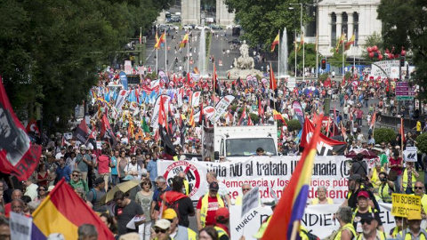 Marchas de la Dignidad que se están celebrando hoy en Madrid y que aglutinan a cuatro columnas procedentes de distintas partes de España, bajo el lema 'Paz, trabajo, techo e igualdad'. EFE/Luca Piergiovanni