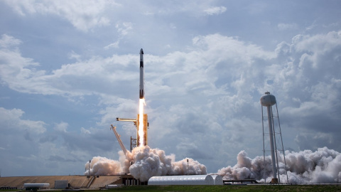 SpaceX, durante su despegue. EFE