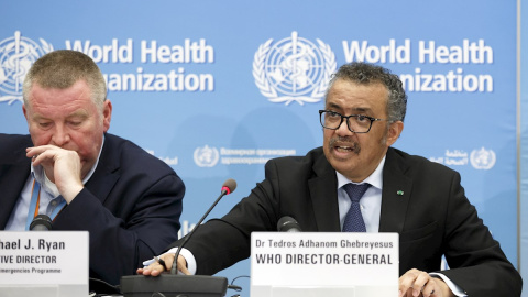 El director general de la OMS, Tedros Adhanom Ghebreyesus, junto al director de la OMS para Emergencias Sanitarias, Michael Ryan. - EFE