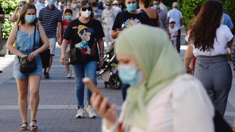 La sanción por no llevar la mascarilla a partir de este sábado será de 100 euros en Castilla y León | EFE