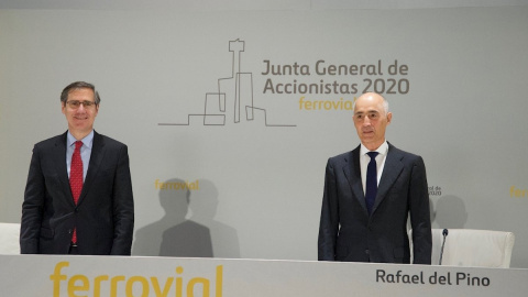 El presidente de Ferrovial, Rafael del Pino, y el consejero delegado del grupo, Ignanio Madridejos, ante la junta de accionistas del grupo, celebrada de forma telemática. E.P.