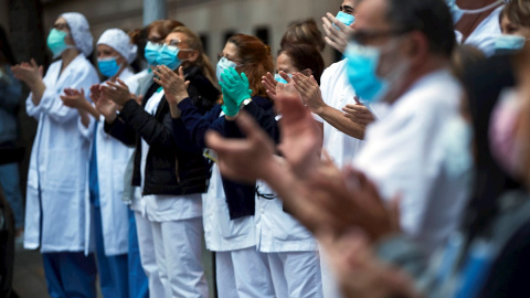 Personal sanitari de l'Hospital Clínic. EFE / ALEJANDRO GARCÍA.