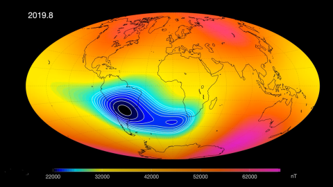 Esquema de la anomalía del Atlántico Sur, zona de campo magnético debilitado (escala de color en nanoteslas). /ESA