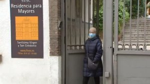 Los trabajadores de la residencia con 11 fallecidos de Madrid se enteran de las muertes por la televisión