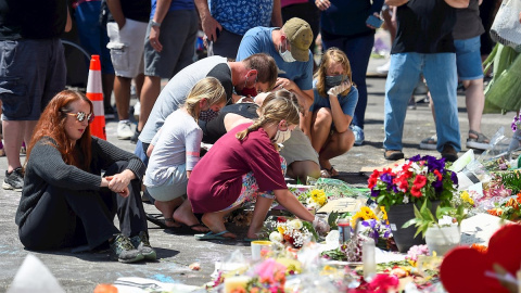 Memorial por George Floyd en Minneapolis , este lunes. EFE/EPA/CRAIG LASSIG