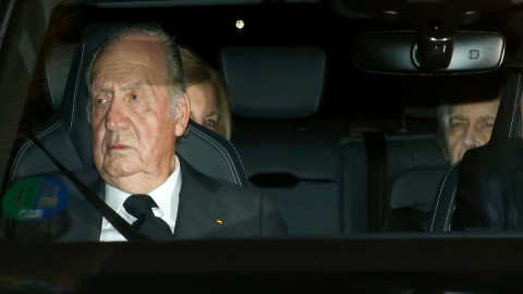 Los Reyes eméritos, Juan Carlos y Sofía, acompañados de Irene de Grecia. /Europa Press