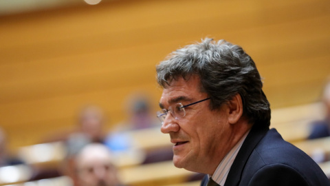 El ministro de Seguridad Social, Inclusión y Migraciones, José Luis Escrivá Belmonte, en el Pleno del Senado. E.P./Jesús Hellín