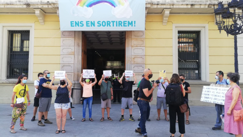 Imatge de la concentració contra la corrupció que s'ha fet aquest dimecres a l'Hospitalet. @cuplhospitalet