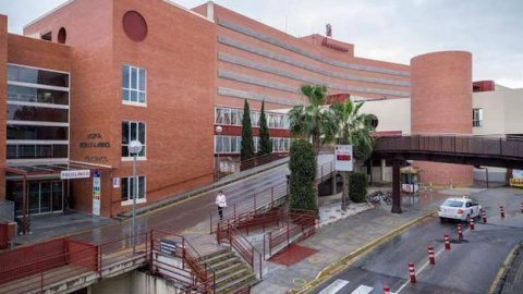 Vista del hospital Virgen de la Arrixaca, en una foto de archivo. / EFE