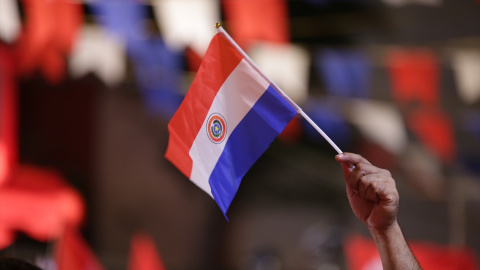 Bandera de Paraguay. Foto: JORGE LUIS CANDIA / DPA