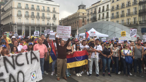 Venezolanos se manifiestan en Madrid contra el presidente de Venezuela Nicolás Maduro./Twitter de Adolfo_ASEVED