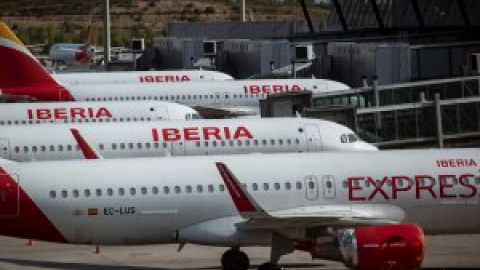 IAG, propietaria de Iberia y de BA, pierde 1.683 millones hasta marzo, afectada por el crudo, los tipos de cambio y la covid-19