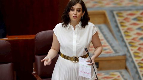 La presidenta regional, Isabel Díaz Ayuso, al inicio del pleno de la Asamblea de Madrid. EFE/ Chema Moya/ Archivo