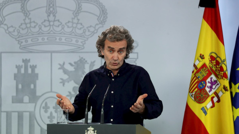 28/05/2020.- El director del Centro de Coordinación de Alertas y Emergencias Sanitarias, Fernando Simón, durante la rueda de prensa que ofrece hoy jueves en el Palacio de la Moncloa, en Madrid, para informar sobre el avance de la desescalada en España.