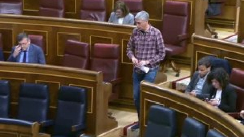 Bildu a Suárez Illana que les ha vuelto a dar la espalda: "Juega a jurado de La Voz, pero aquí estamos otra vez"