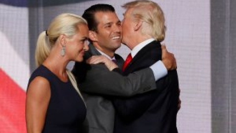 Trump Jr, 'encantado' de recibir del Kremlin "información sensible" sobre Clinton