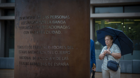 Vista de un monumento en memoria del acto homenaje a las víctimas de la banda terrorista ETA, a 15 de septiembre de 2022, en Alcalá de Henares, Madrid (España). Foto: Juan Barbosa / Europa Press