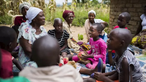 Mujeres y niñas afectadas por la crisis alimentaria en Zimbabue - MARCUS SIMAITIS /WORLD VISION