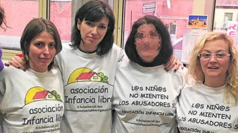 Algunas de las mujeres ligadas a Infancia Libre, tres de las cuales fueron detenidas.