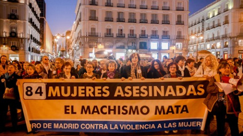 Manifestación en recuerdo a las mujeres víctimas de violencia de género en la Puerta del Sol, Madrid (España), a 25 de octubre de 2019