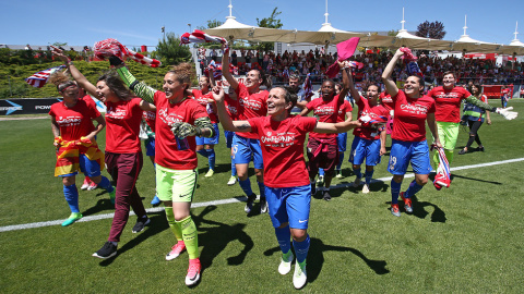 Las jugadoras del Atlético celebran el título de Liga, logrado ante la Real Sociedad. /ATLÉTICO DE MADRID