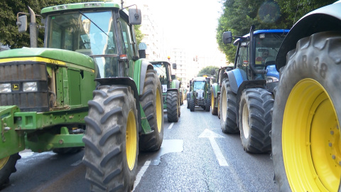 Agricultores y ganaderos se concentran en varios puntos de España