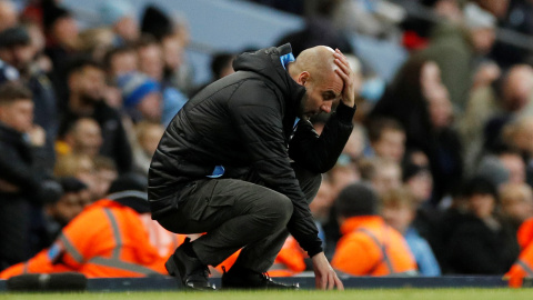 Pep Guardiola se lamenta en un partido del Manchester City. /REUTERS